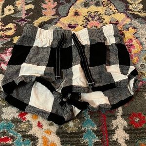 Old navy plaid shorts